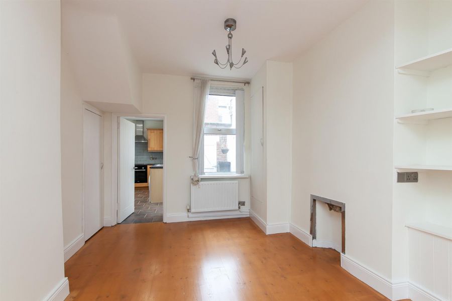 5 Belmont Avenue West 5 Belmont Avenue West