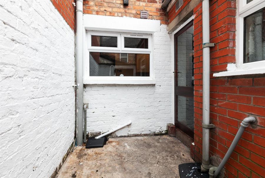 35 Parkgate Crescent
