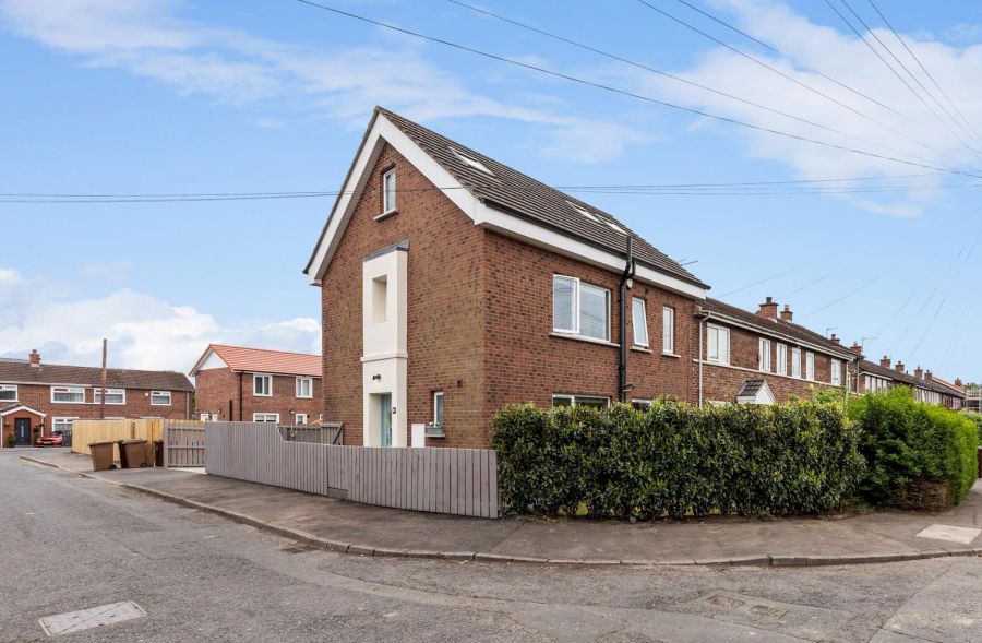 1A Cloghan Crescent