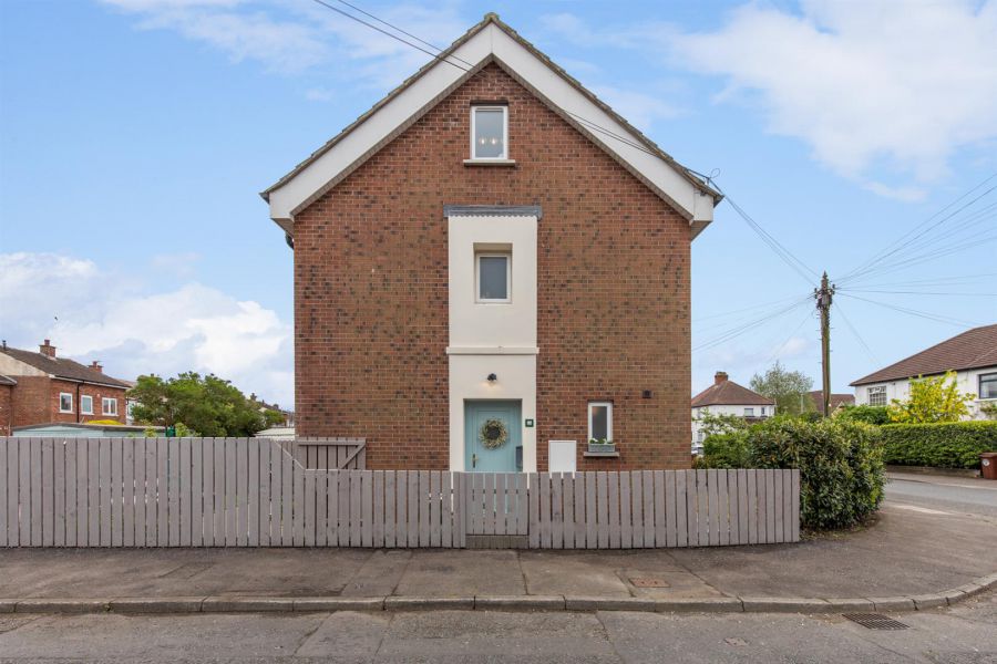 1A Cloghan Crescent