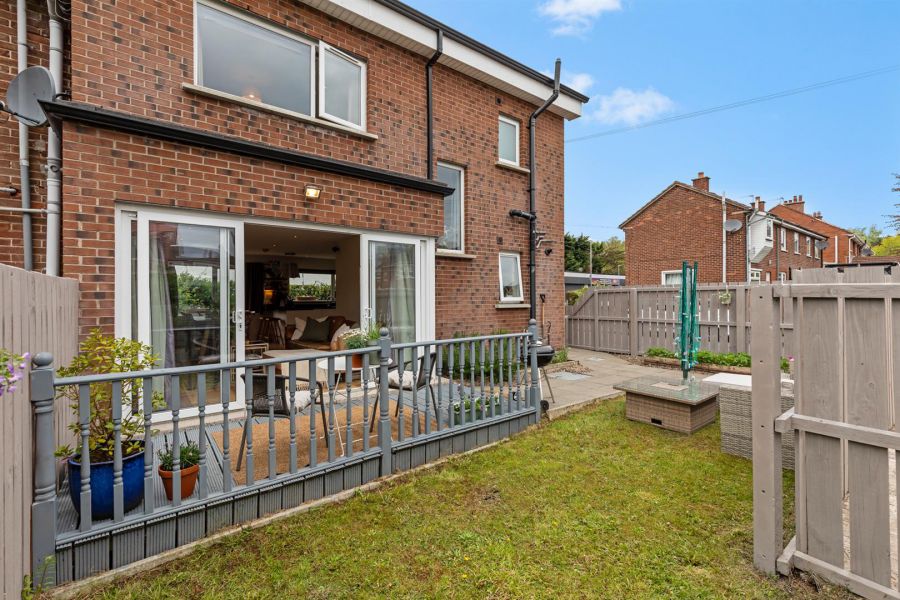 1A Cloghan Crescent