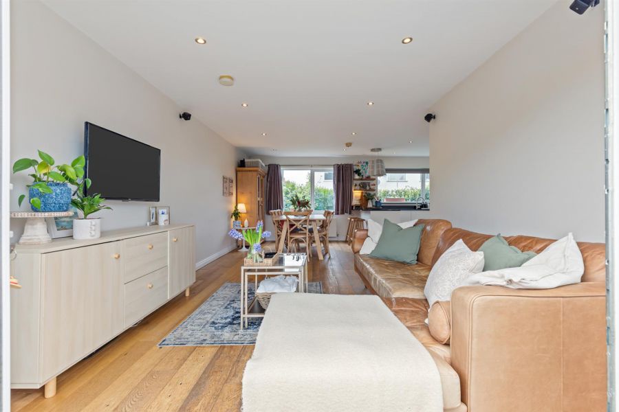1A Cloghan Crescent
