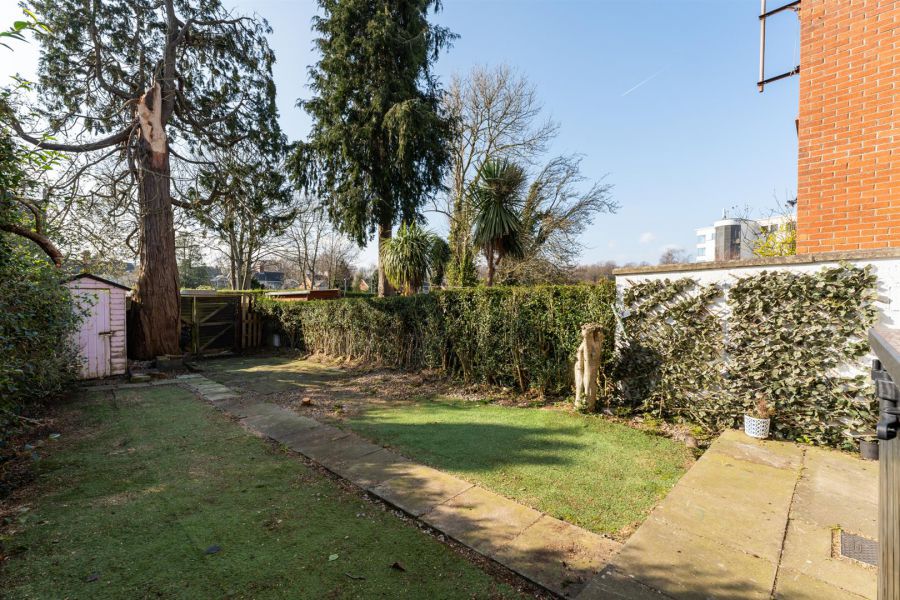 6 Summerhill Parade