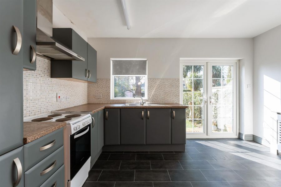 6 Summerhill Parade