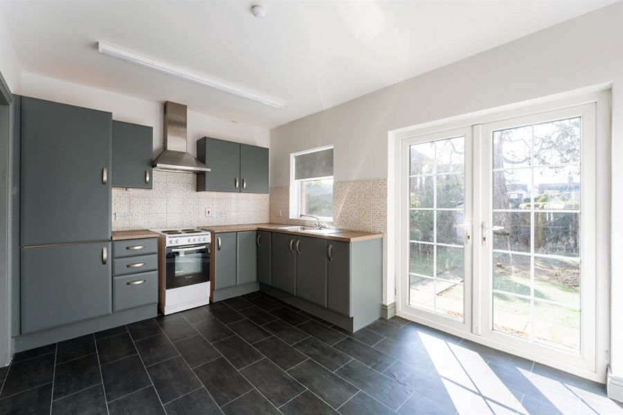 6 Summerhill Parade