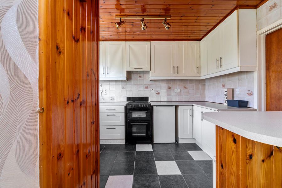 15 Glenview Drive