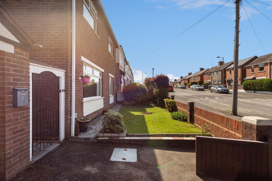109 Dunraven Park