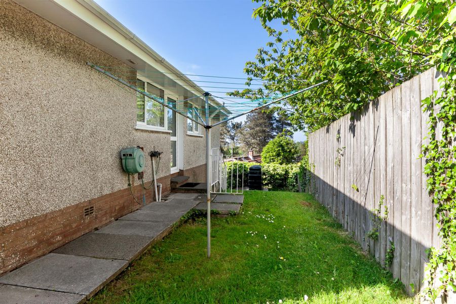 12 Woodcroft Heights