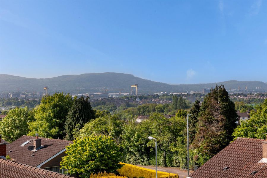 12 Woodcroft Heights