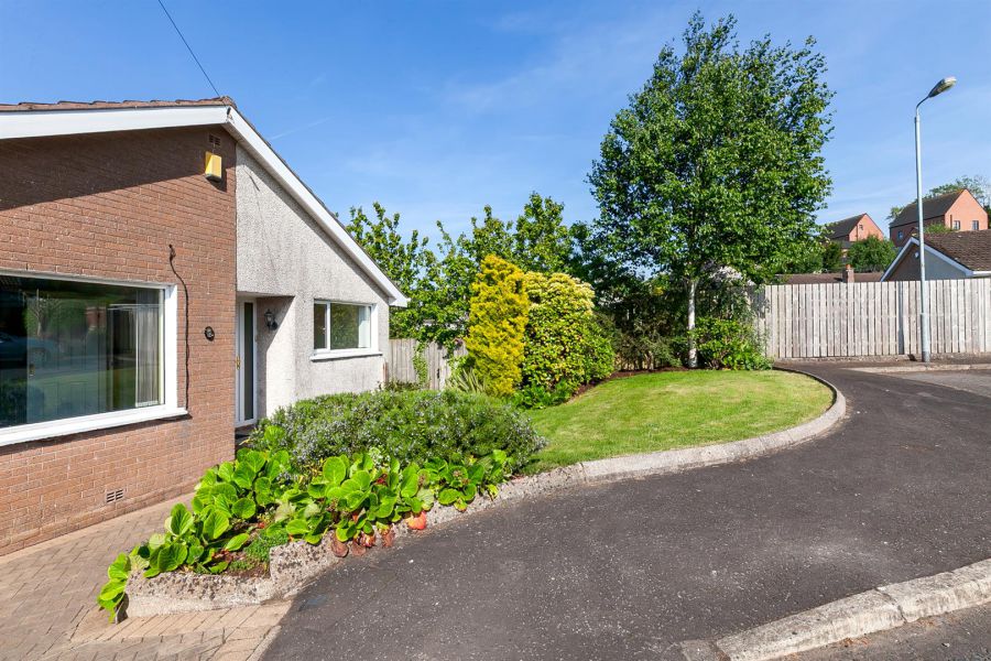12 Woodcroft Heights