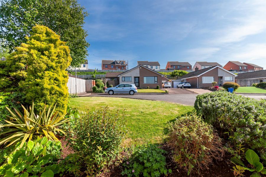 12 Woodcroft Heights