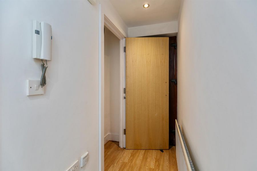 Apt 4, Strand Central 27 Hillfoot Street