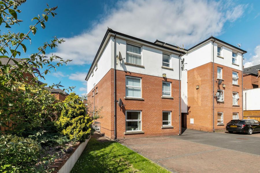 Apt 4, Strand Central 27 Hillfoot Street