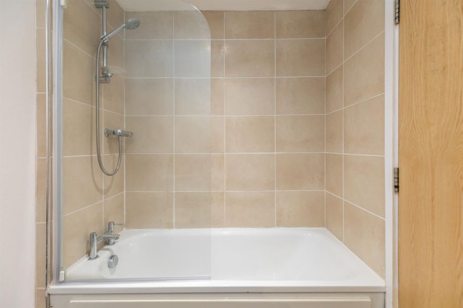 Apt 4, Strand Central 27 Hillfoot Street