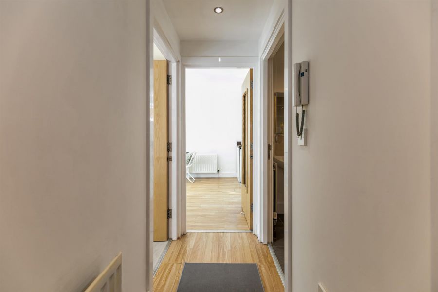 Apt 4, Strand Central 27 Hillfoot Street