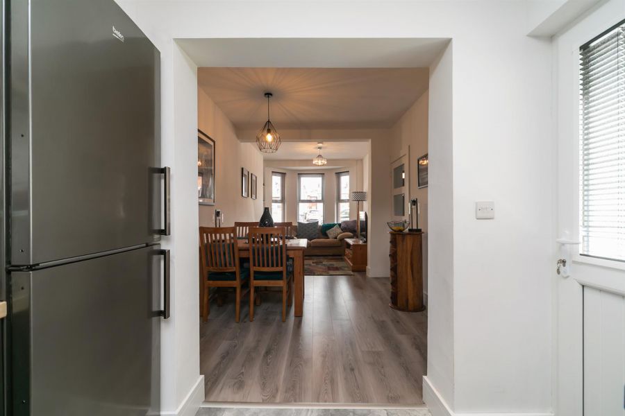 83 Ravenscroft Avenue