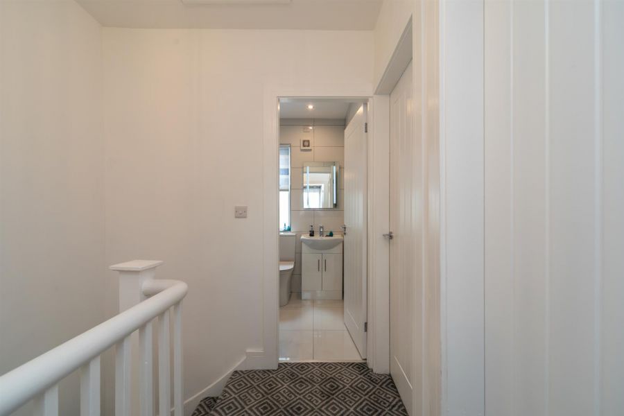 83 Ravenscroft Avenue