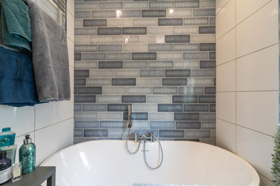 83 Ravenscroft Avenue