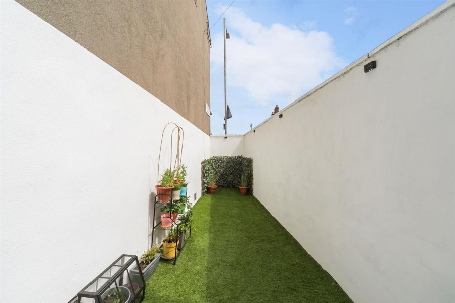 83 Ravenscroft Avenue