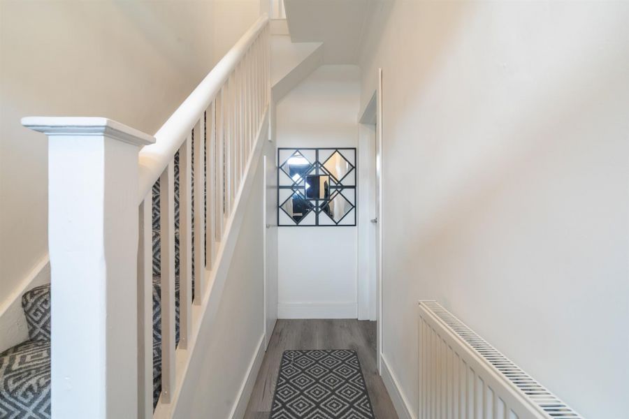 83 Ravenscroft Avenue