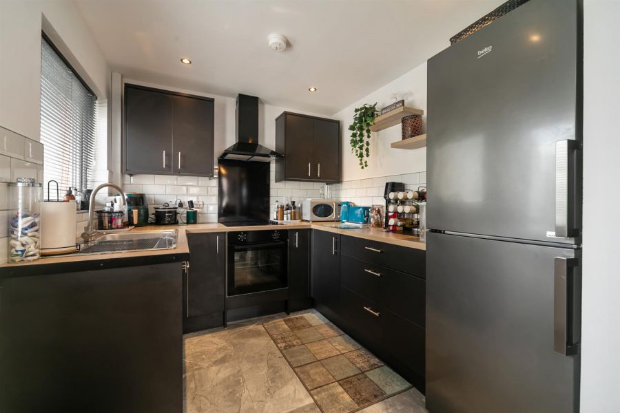 83 Ravenscroft Avenue