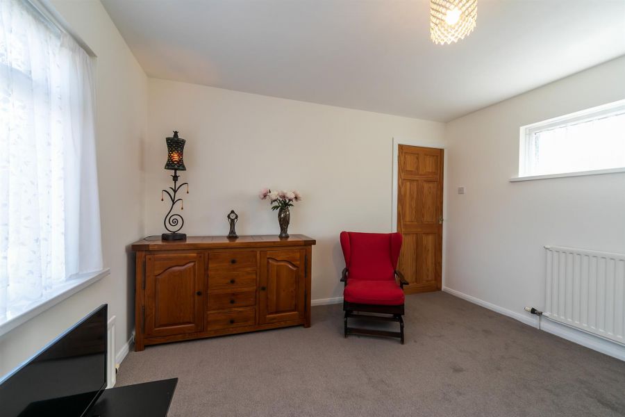 16 Lothian Avenue