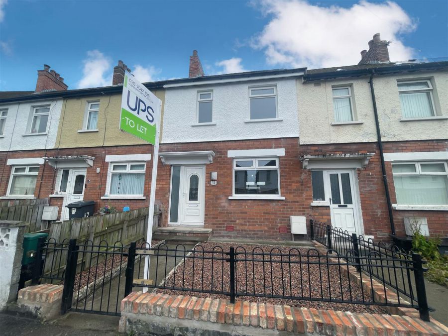 15 Strandburn Drive,belfast, BT4 1NA