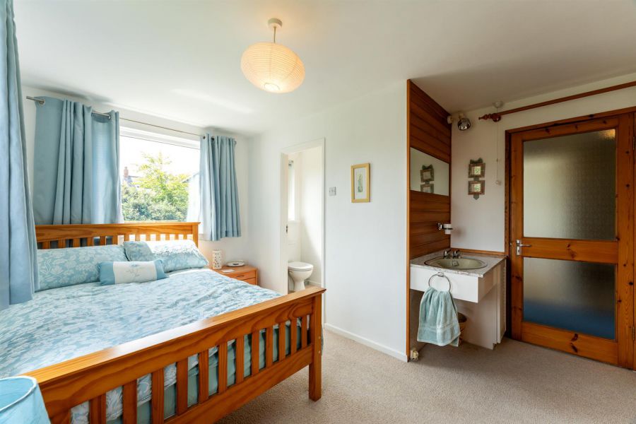 12 Kensington Gardens West