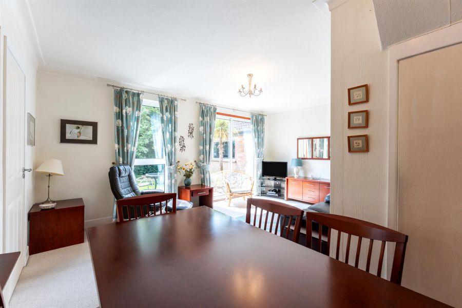 12 Kensington Gardens West