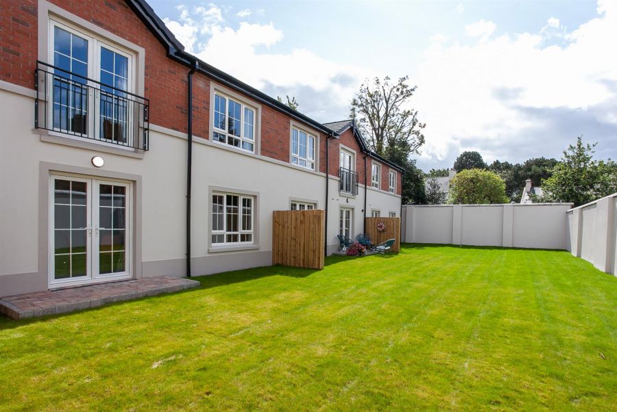 Apt 2 Ebrington Hall