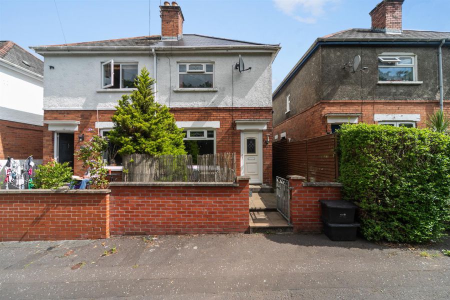 32 Dunraven Gardens