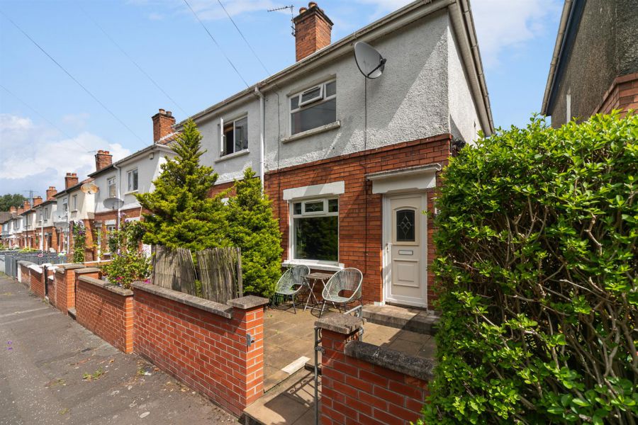 32 Dunraven Gardens
