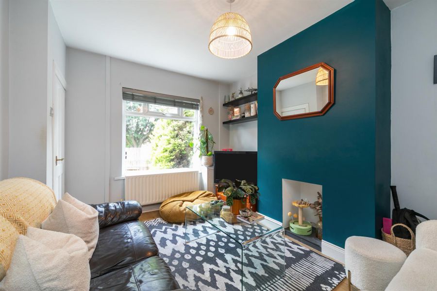 32 Dunraven Gardens