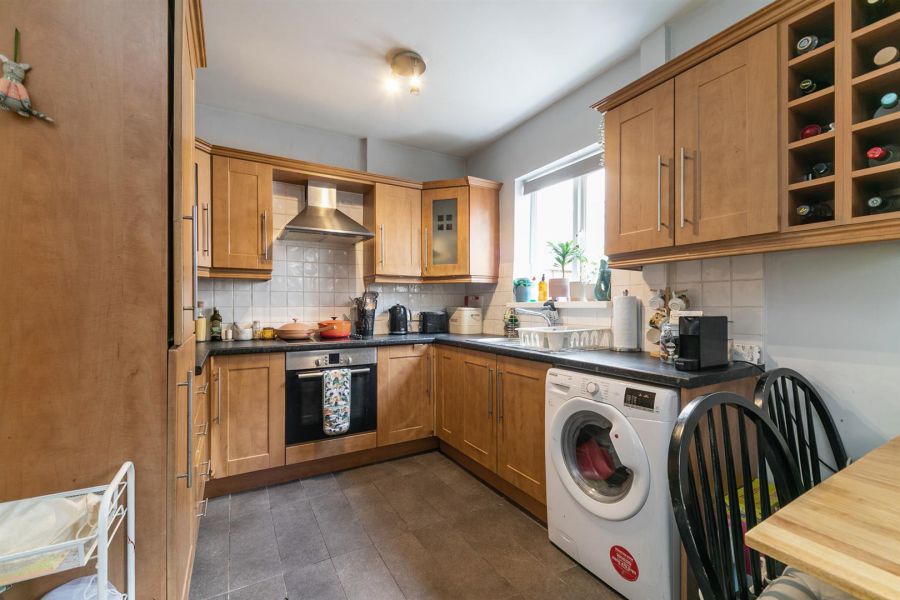 32 Dunraven Gardens