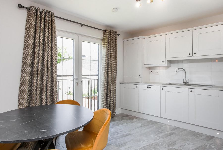 Apt 4 Ebrington Hall