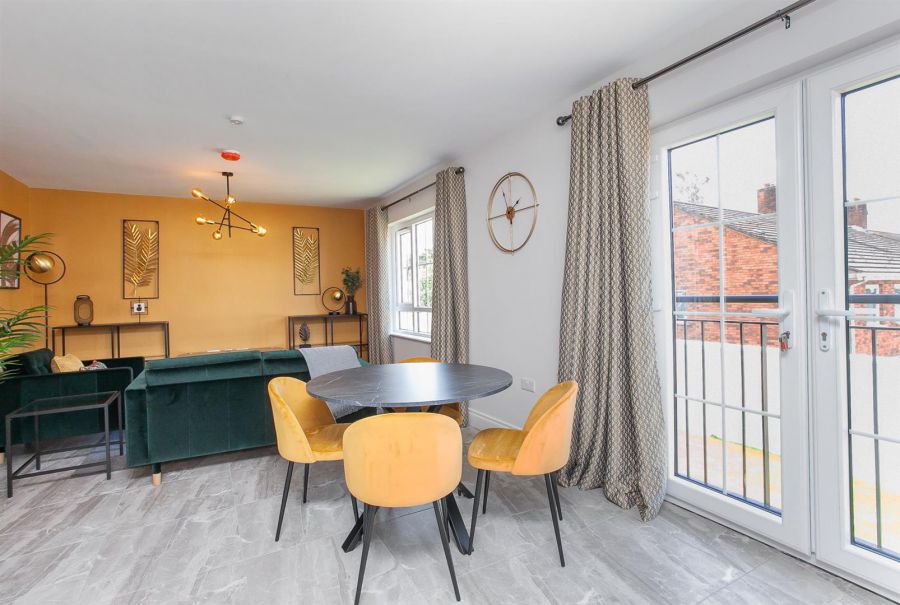 Apt 4 Ebrington Hall