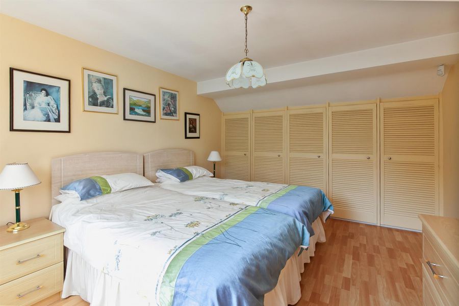 5 Strathearn Park