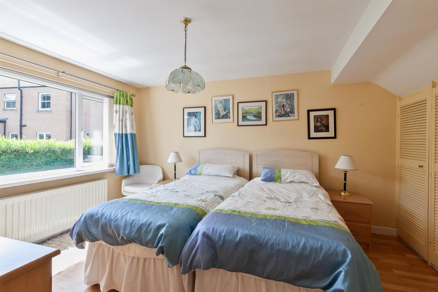 5 Strathearn Park