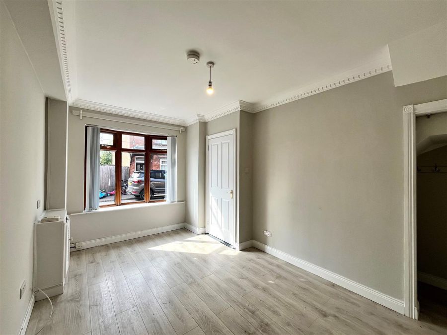 87 Lisavon Street