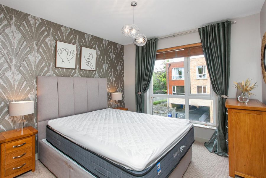 Apt 8b Altona Place