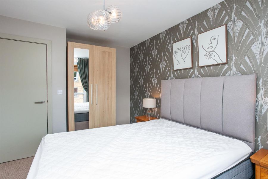 Apt 8b Altona Place