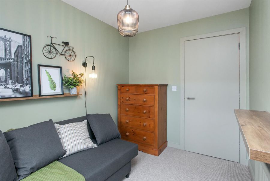 Apt 8b Altona Place