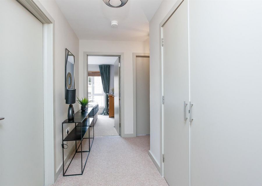 Apt 8b Altona Place