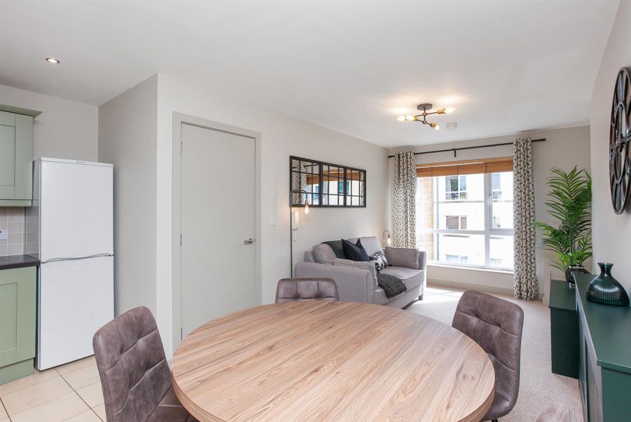 Apt 8b Altona Place