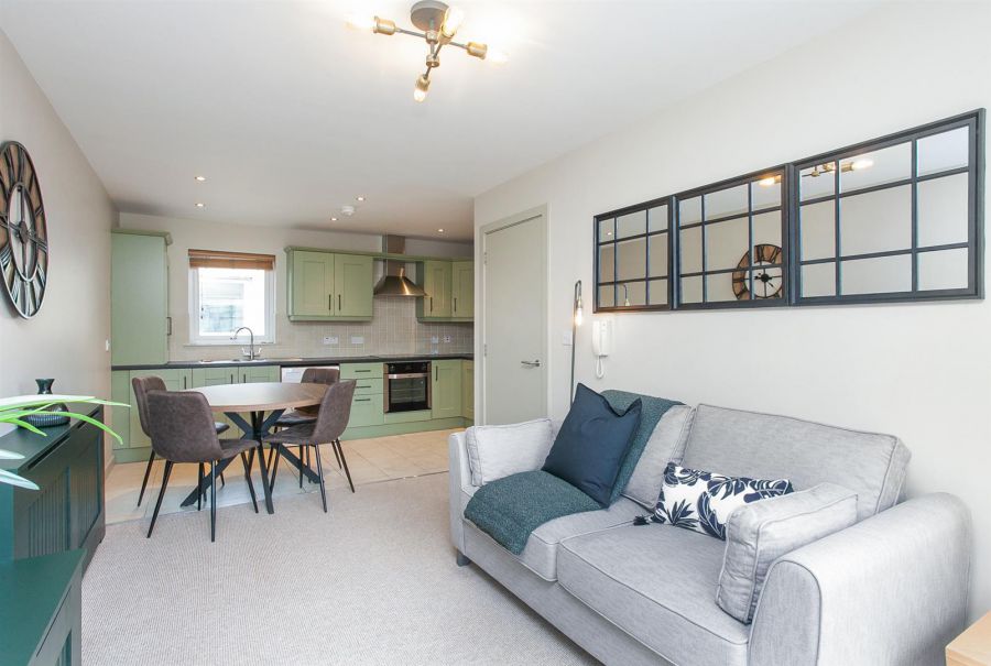 Apt 8b Altona Place