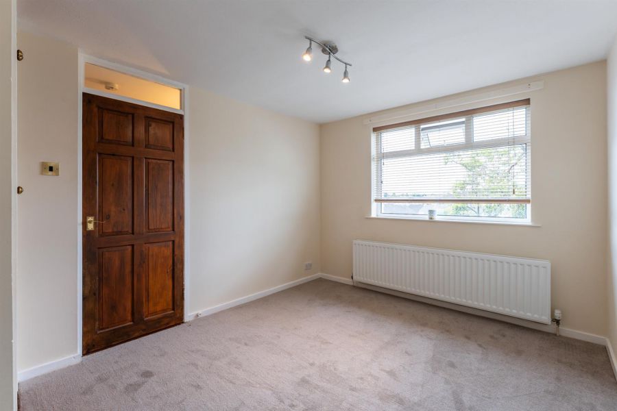 27 Claggan Park