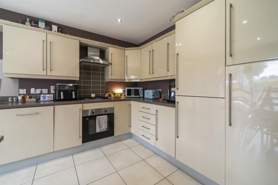 2 Victoria Close