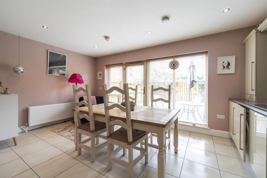 2 Victoria Close