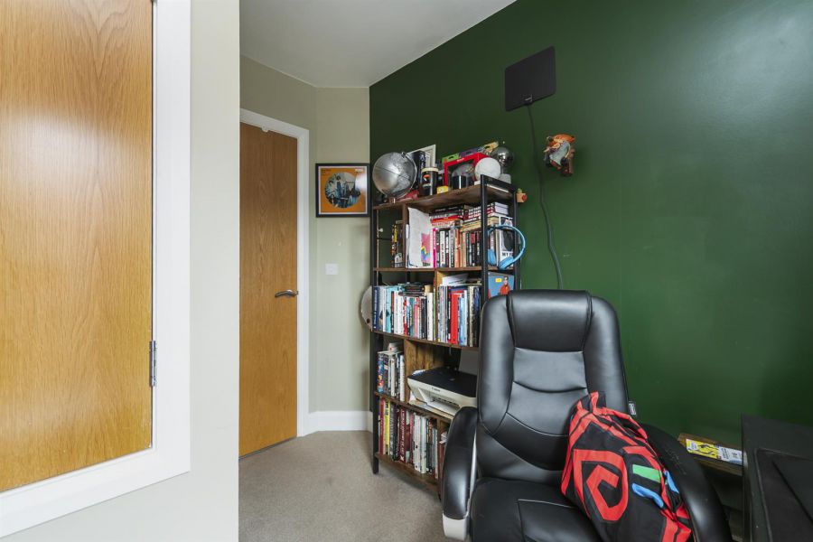 2 Victoria Close