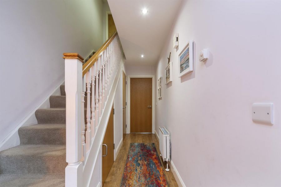 2 Victoria Close